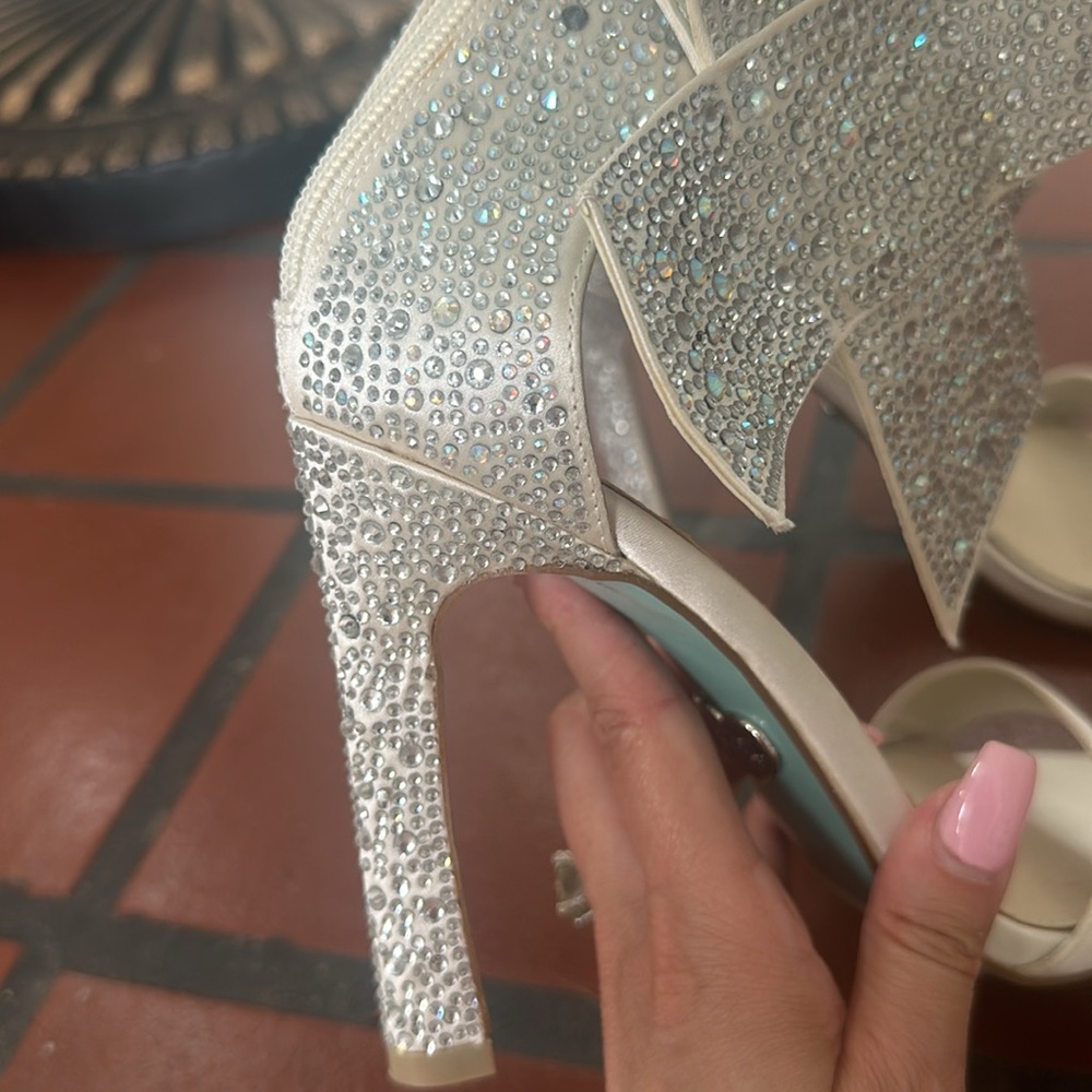 Betsey Johnson wedding blinged shoes - Picture 2 of 4